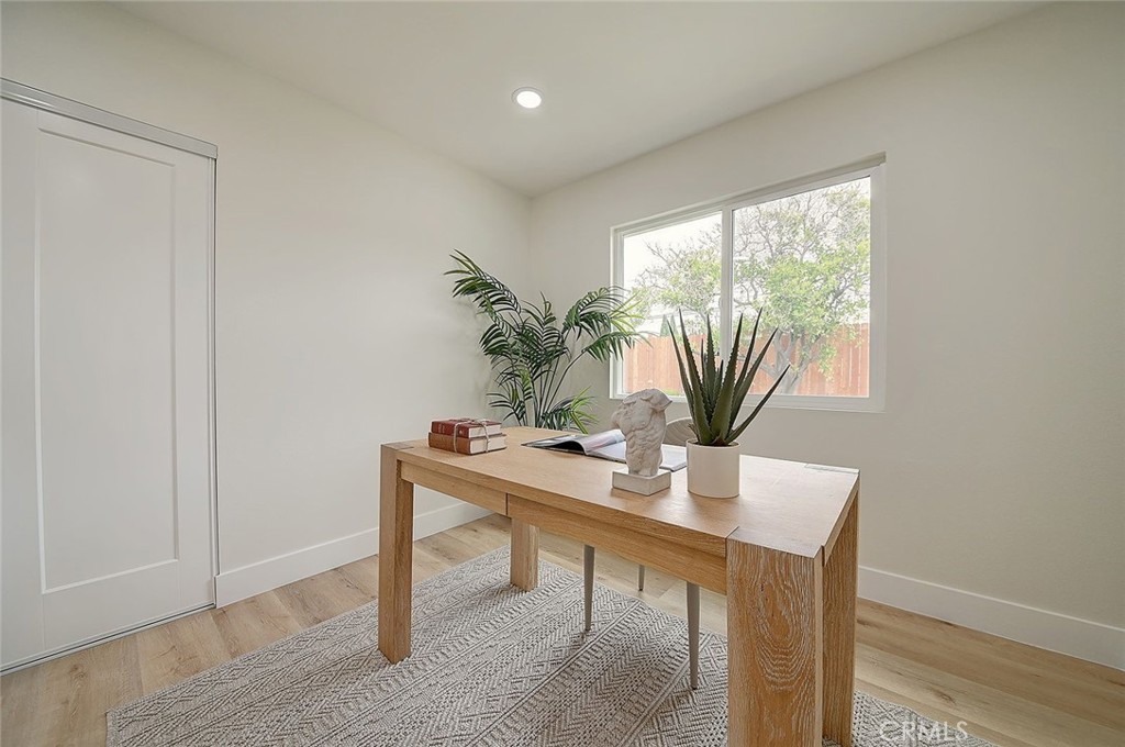 2113 S Forest Property Photo 28