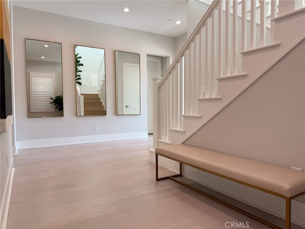 124 Sunnyslope Property Photo 4