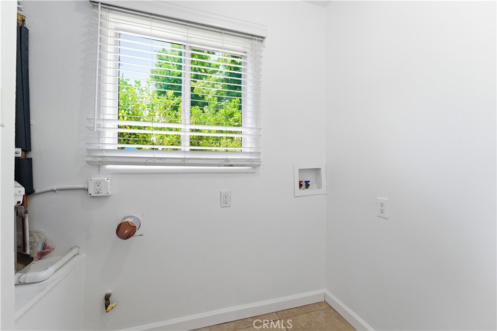 18153 Welby Way Property Photo 21