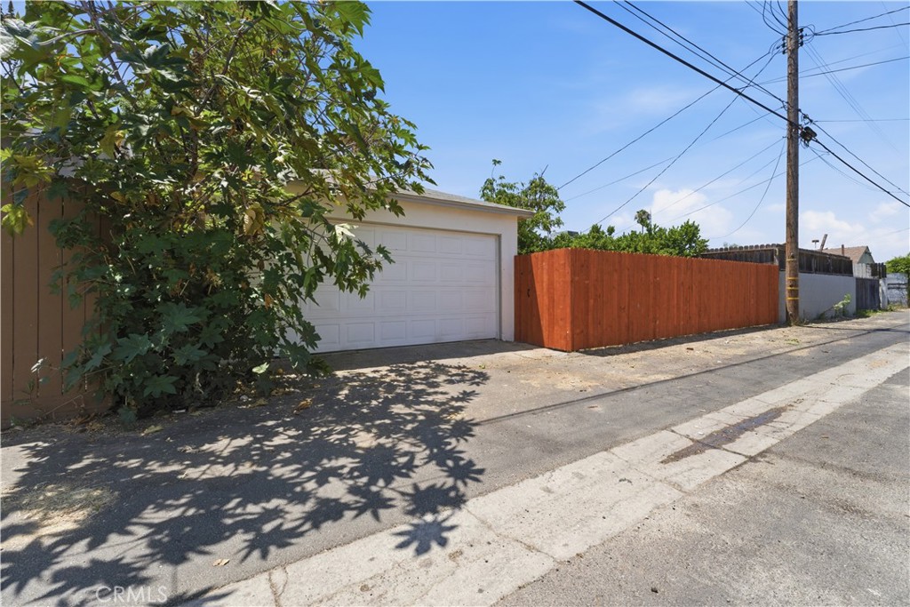 18153 Welby Way Property Photo 25