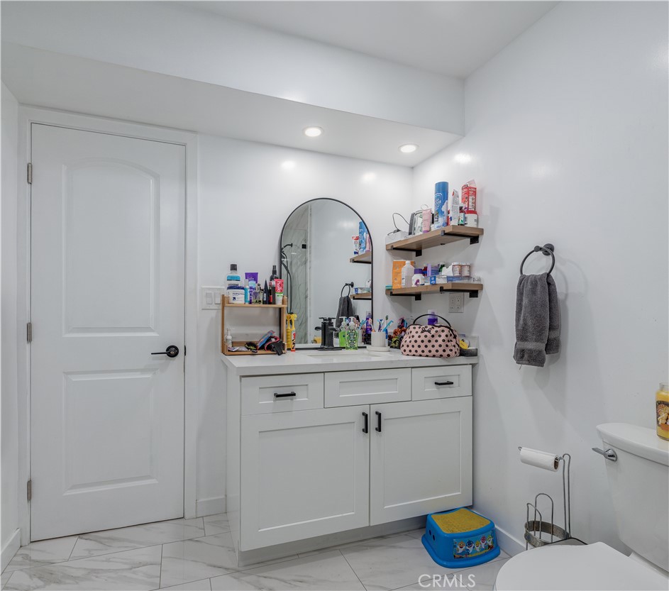 2803 S Fairview C Property Photo 16