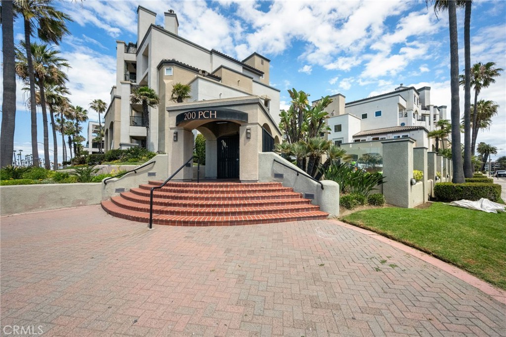 200 Pacific Coast M-9 Property Photo 2