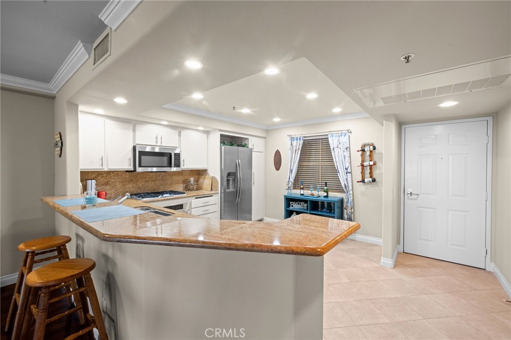 200 Pacific Coast M-9 Property Photo 6
