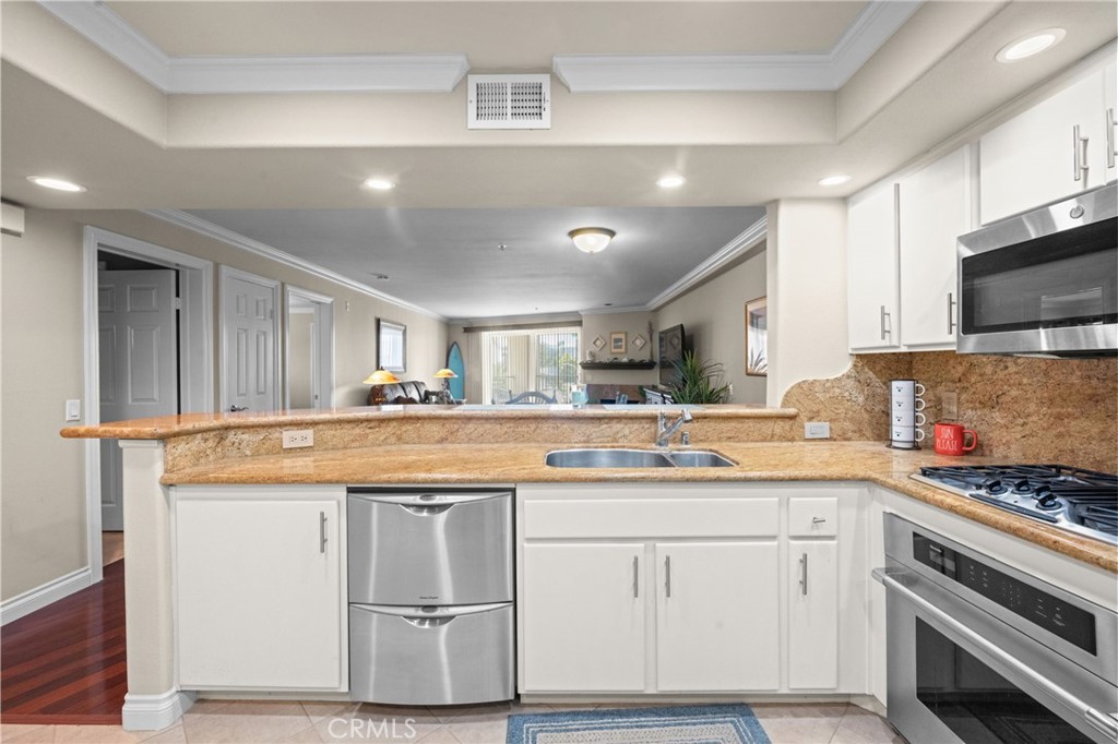 200 Pacific Coast M-9 Property Photo 7