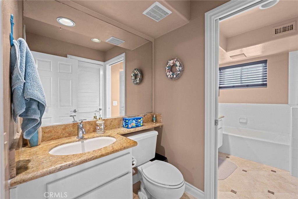 200 Pacific Coast M-9 Property Photo 16
