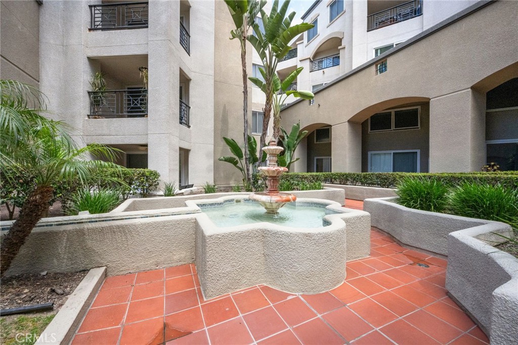 200 Pacific Coast M-9 Property Photo 25