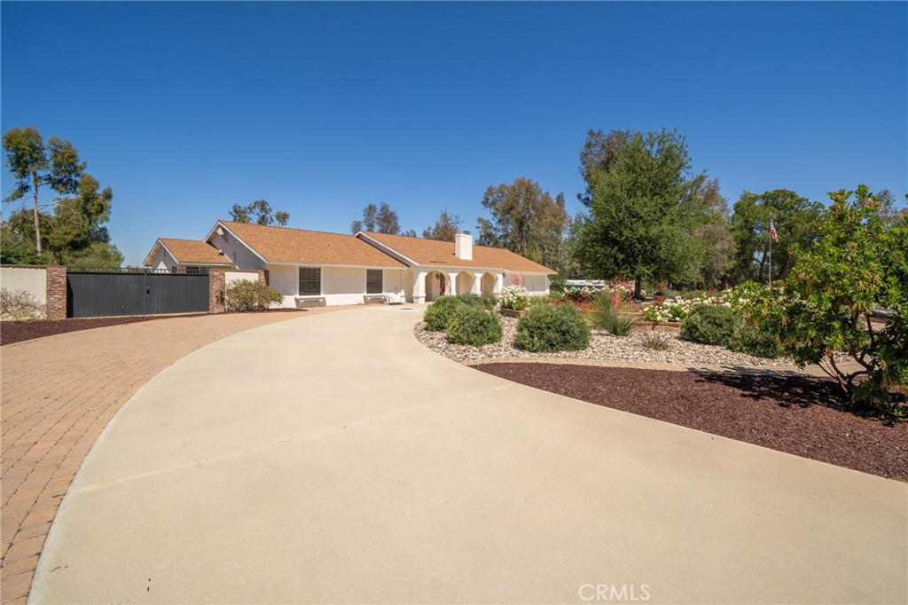 16639 Fox Glen Property Photo 4