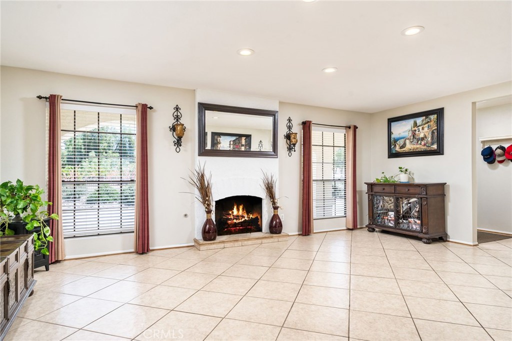 16639 Fox Glen Property Photo 8