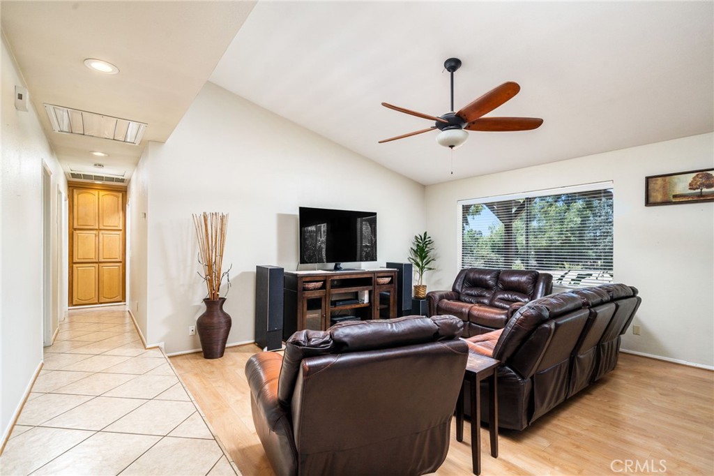 16639 Fox Glen Property Photo 9