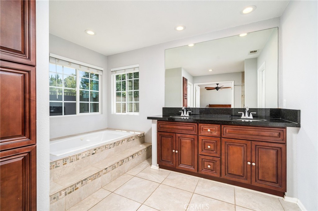 16639 Fox Glen Property Photo 21