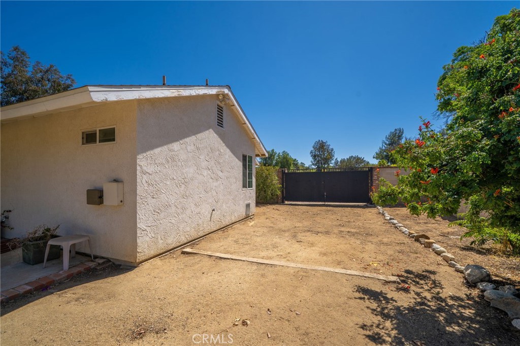 16639 Fox Glen Property Photo 33