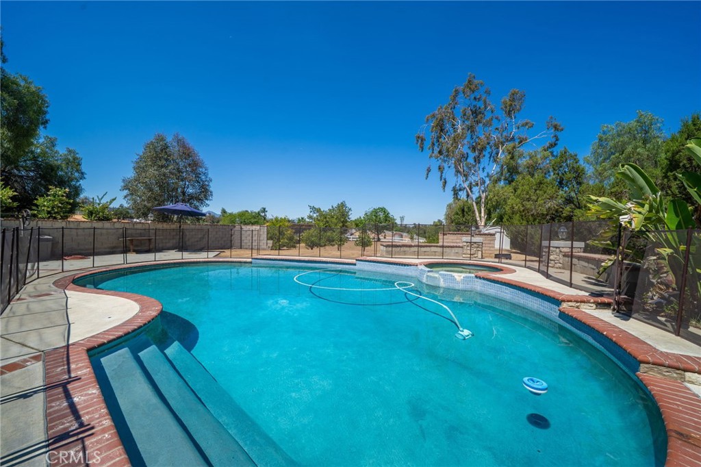 16639 Fox Glen Property Photo 41