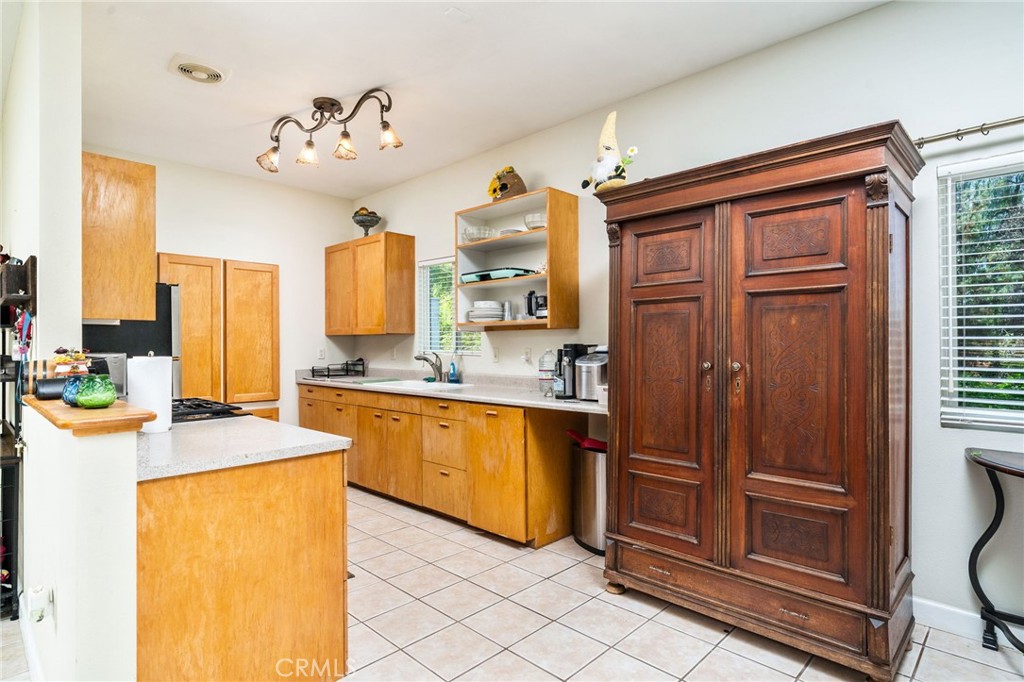 16639 Fox Glen Property Photo 58
