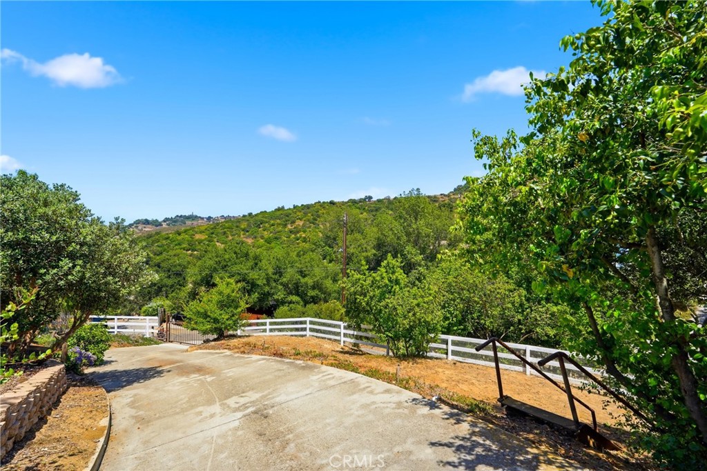 1225 Grand View Property Photo 11