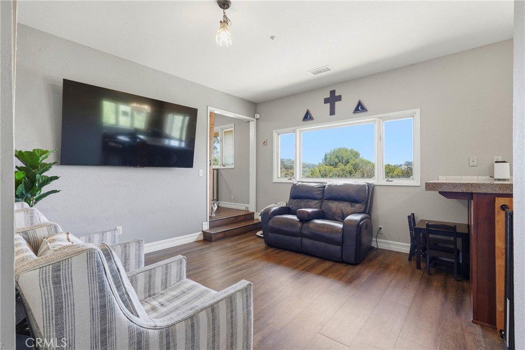 1225 Grand View Property Photo 19