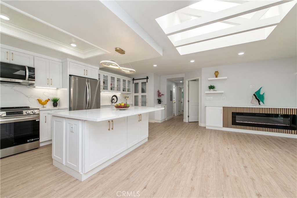 2112 Via Puerta N Property Photo 1