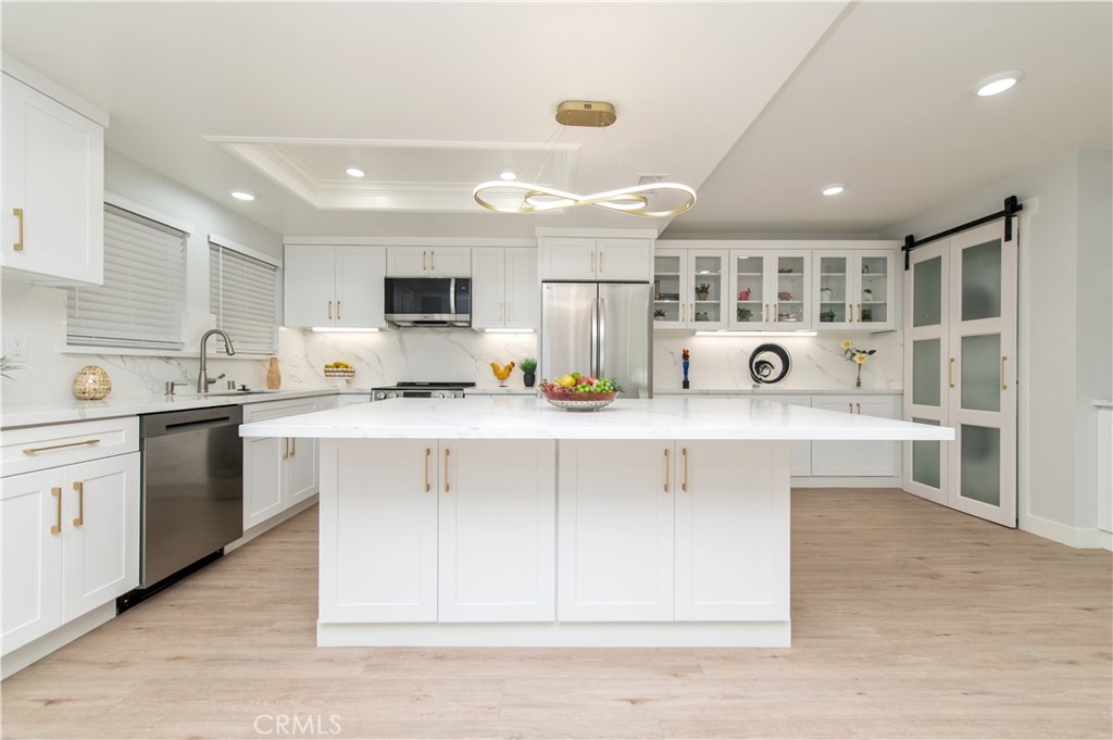 2112 Via Puerta N Property Photo 4