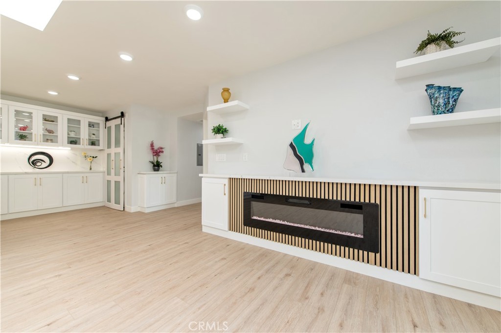 2112 Via Puerta N Property Photo 10