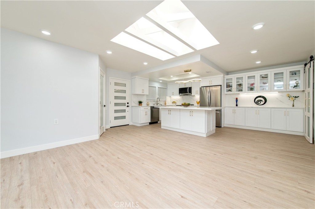 2112 Via Puerta N Property Photo 11