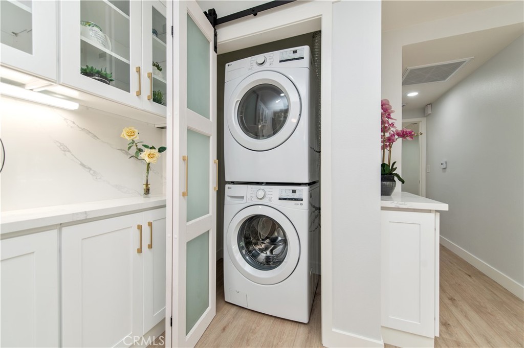 2112 Via Puerta N Property Photo 12