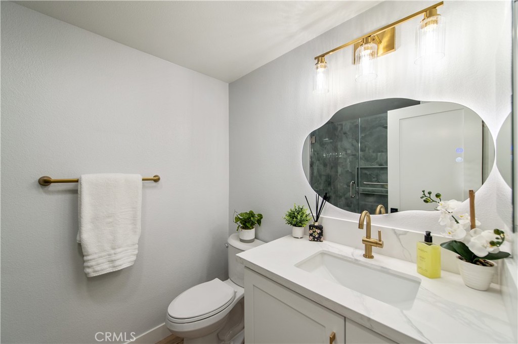 2112 Via Puerta N Property Photo 15