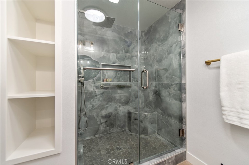 2112 Via Puerta N Property Photo 16