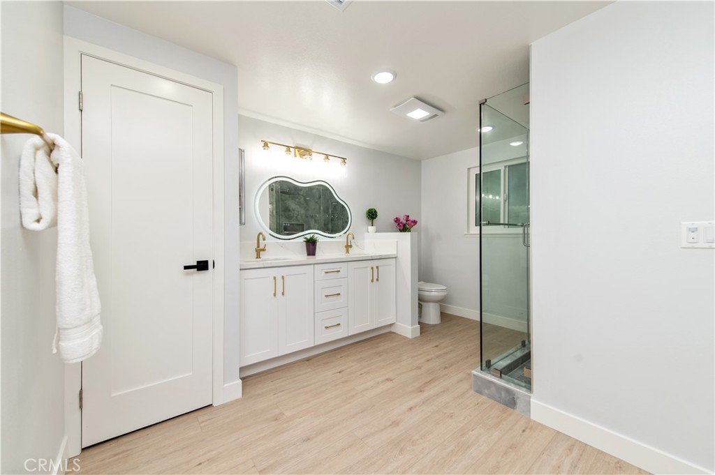 2112 Via Puerta N Property Photo 24