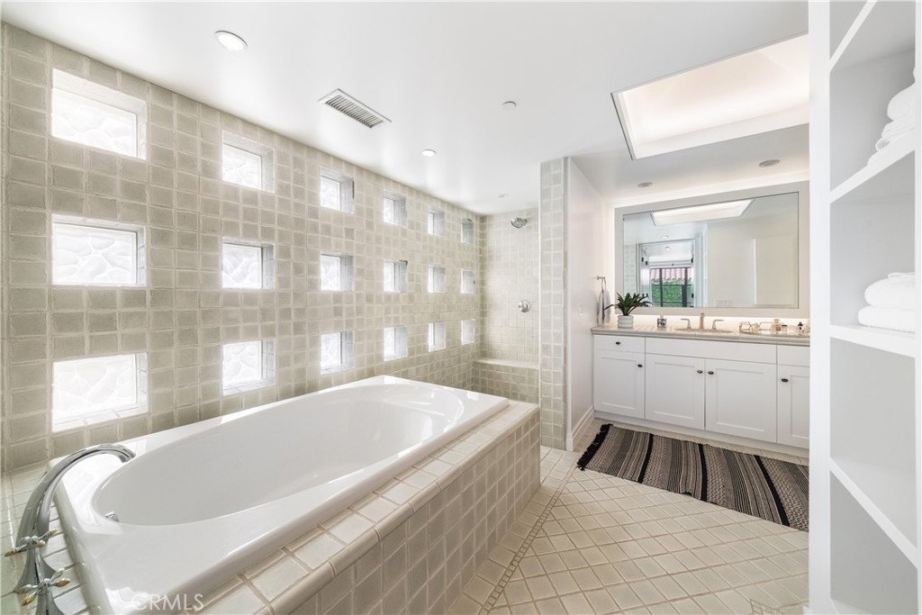 24722 Santa Clara Property Photo 14