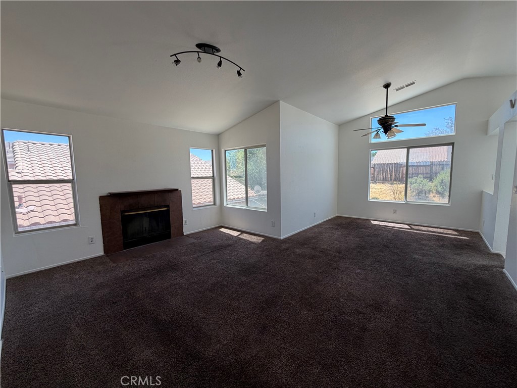 1860 Ivory Property Photo 6
