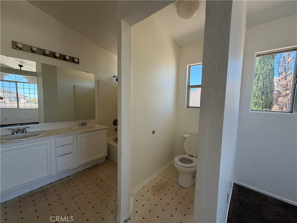 1860 Ivory Property Photo 14