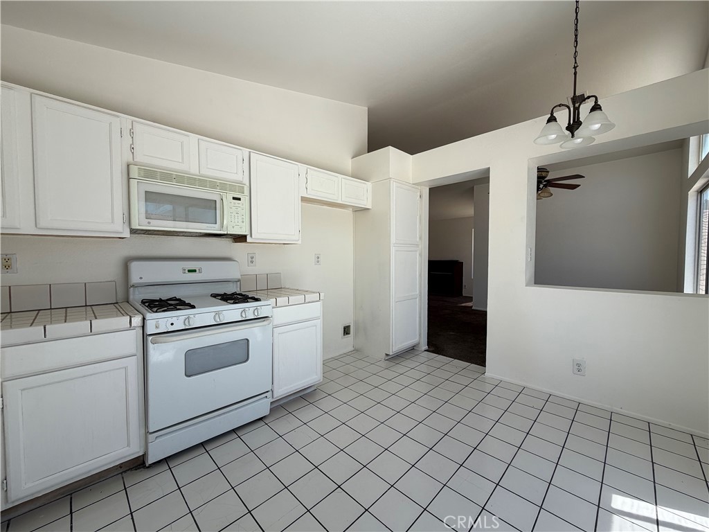 1860 Ivory Property Photo 16
