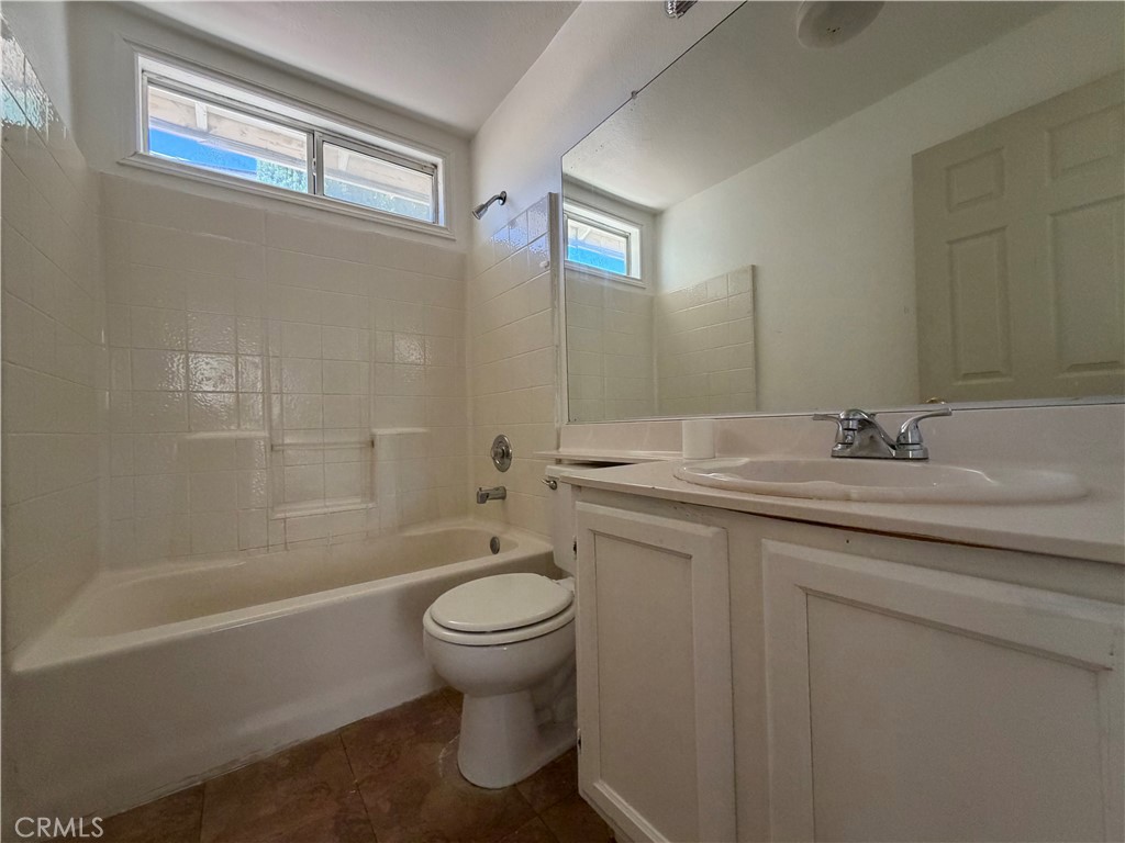 1860 Ivory Property Photo 36