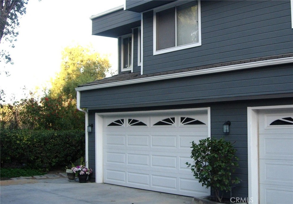 24879 Nueva Vista Property Photo 1