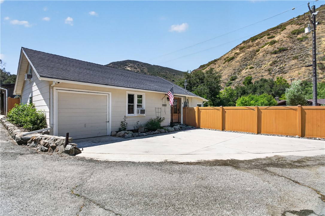 29300 Hazel Bell Drive Property Photo 2