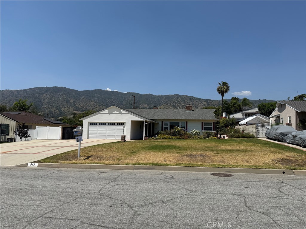 543 E Comstock Property Photo 2
