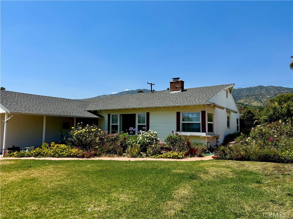 543 E Comstock Property Photo 3