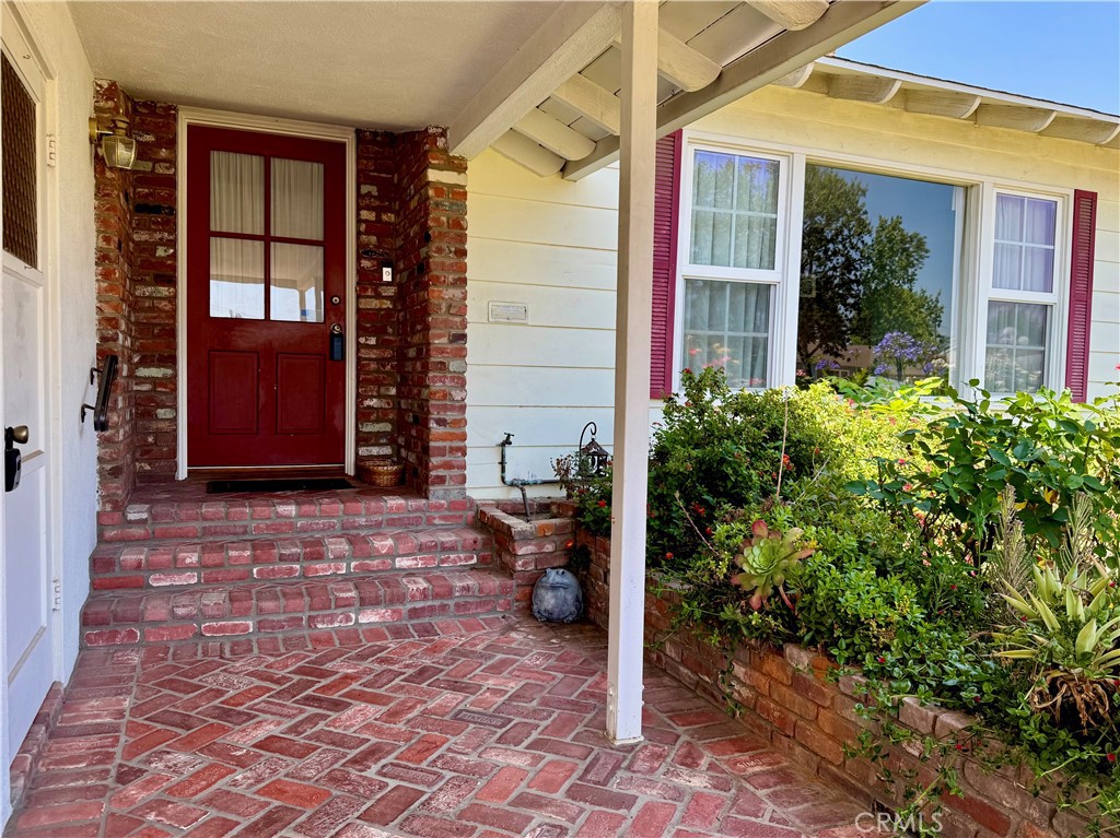 543 E Comstock Property Photo 6