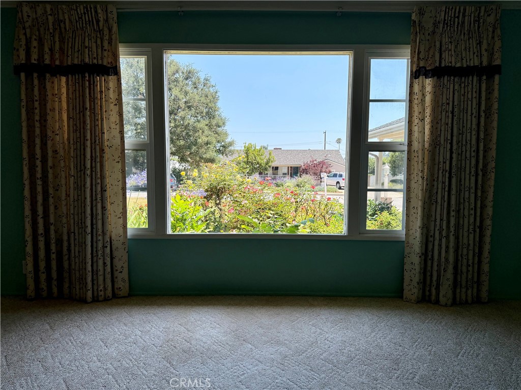 543 E Comstock Property Photo 7
