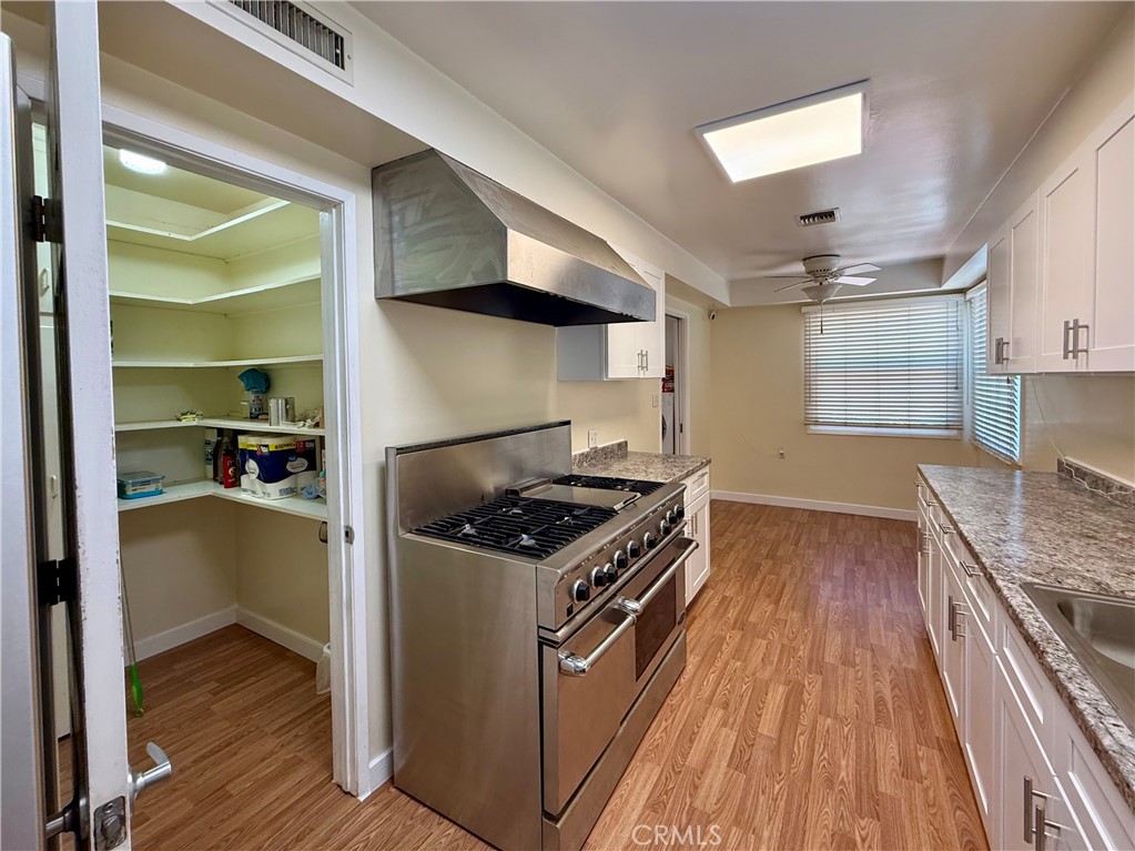 543 E Comstock Property Photo 11