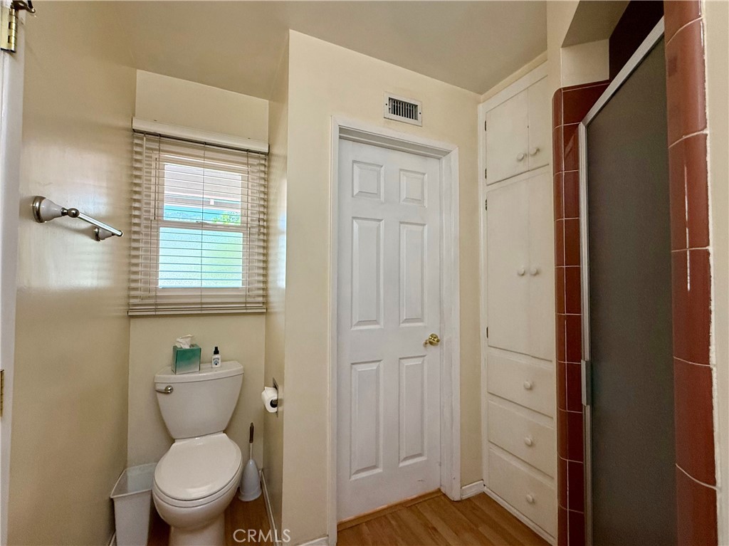 543 E Comstock Property Photo 17