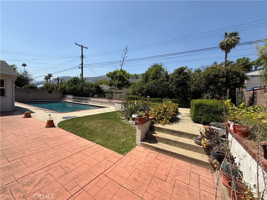 543 E Comstock Property Photo 29