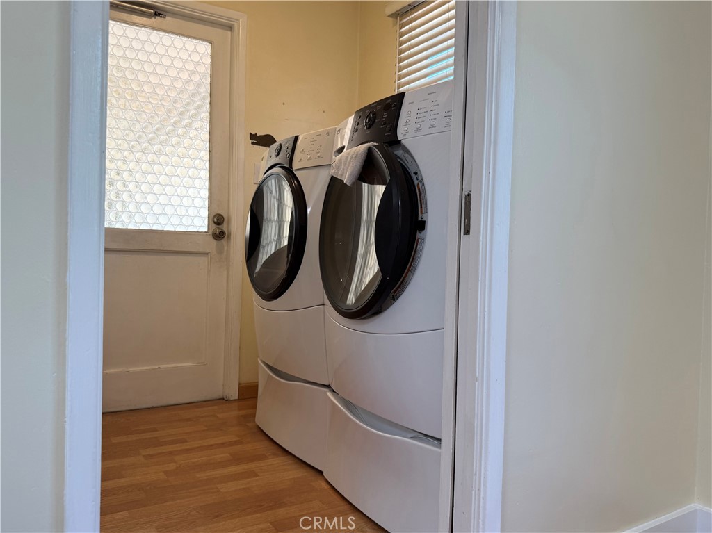 543 E Comstock Property Photo 35