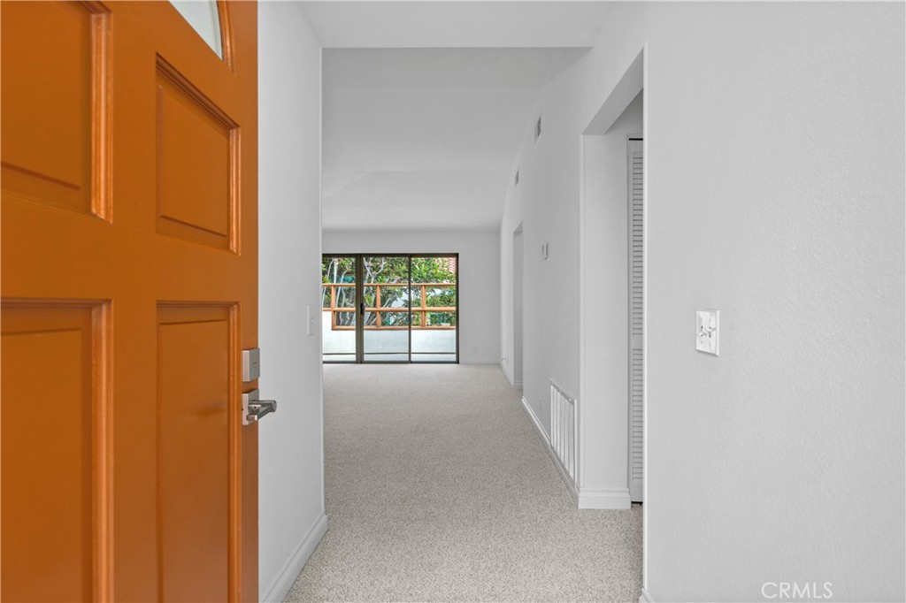 372 Villa Point Drive Property Photo 6