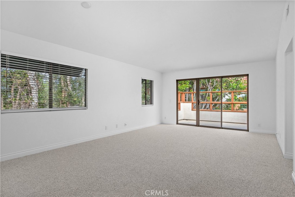 372 Villa Point Drive Property Photo 7