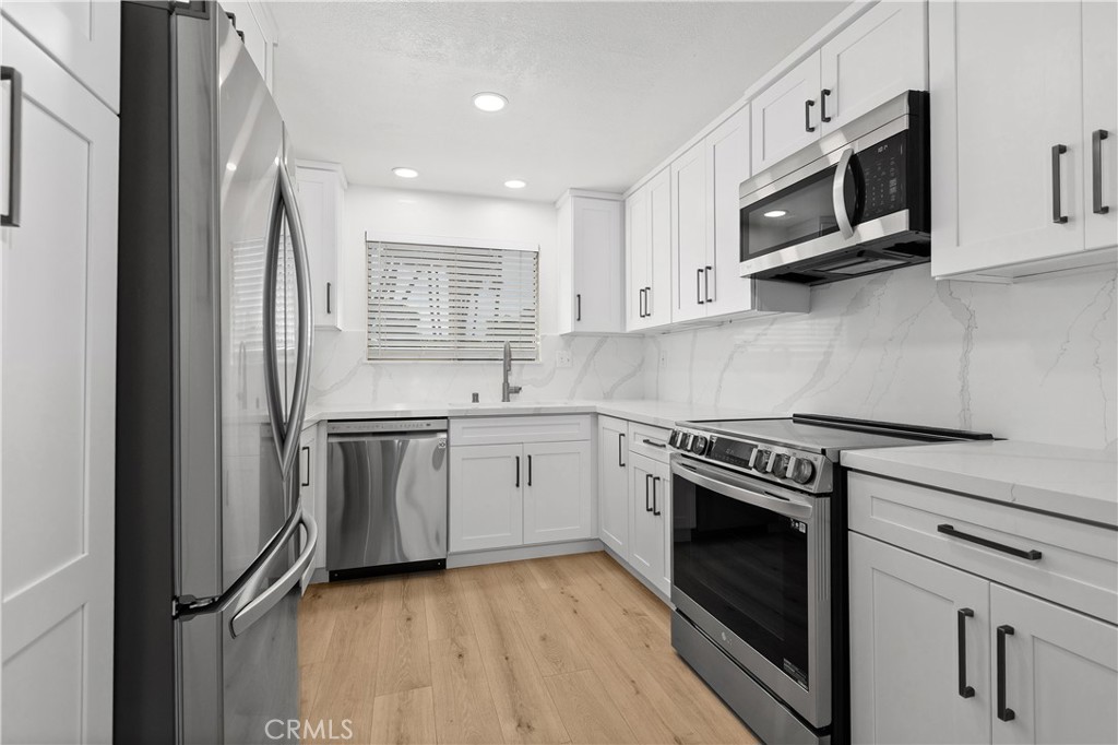 372 Villa Point Drive Property Photo 12