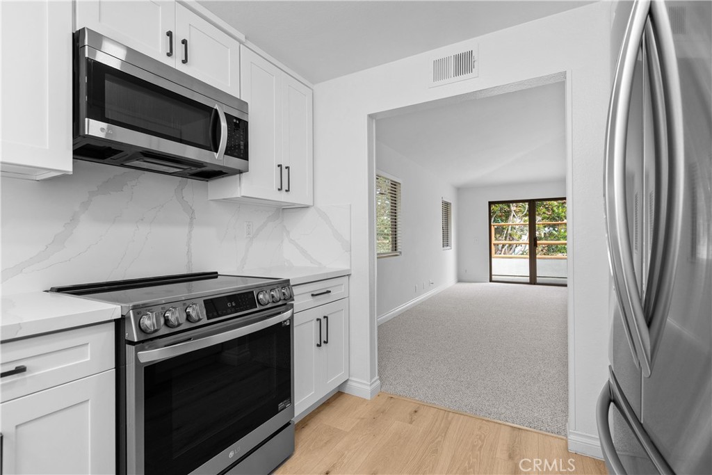 372 Villa Point Drive Property Photo 16