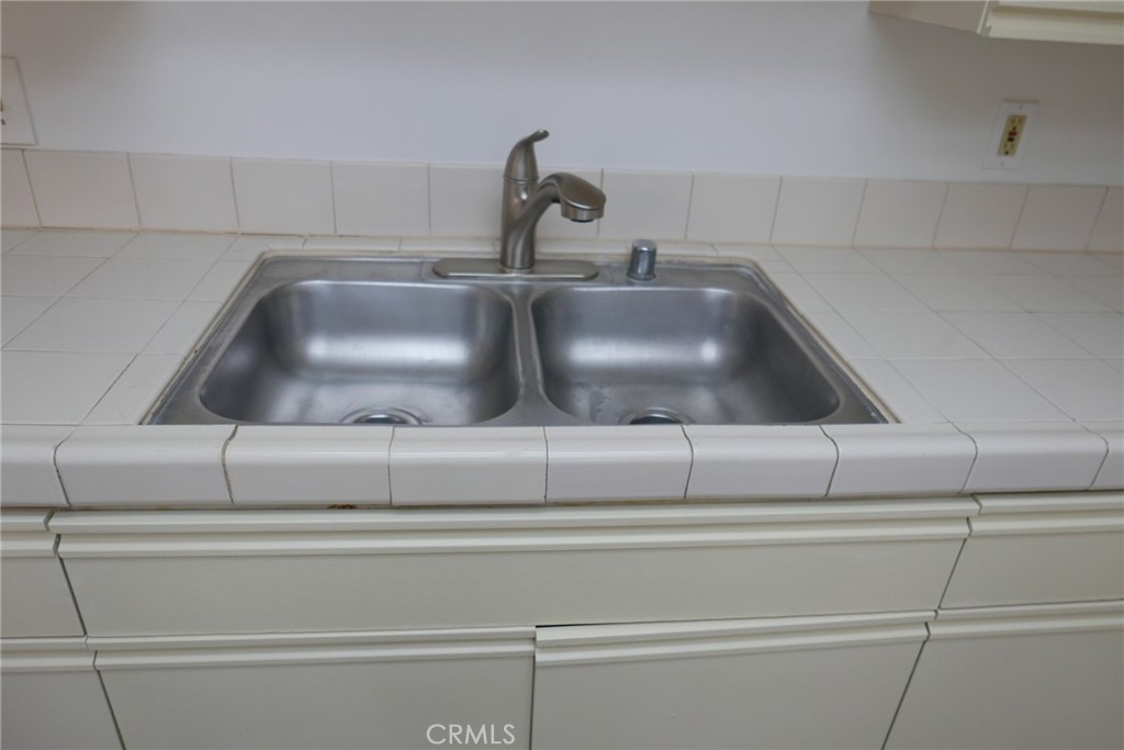 16795 Roosevelt C Property Photo 4