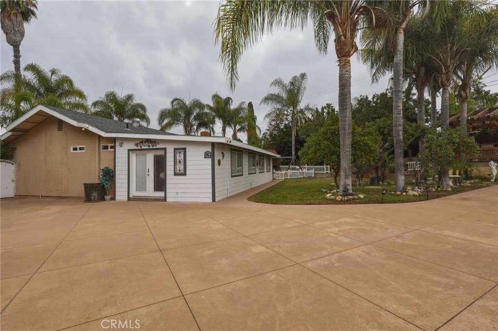 24092 Gemwood Drive Property Photo 14