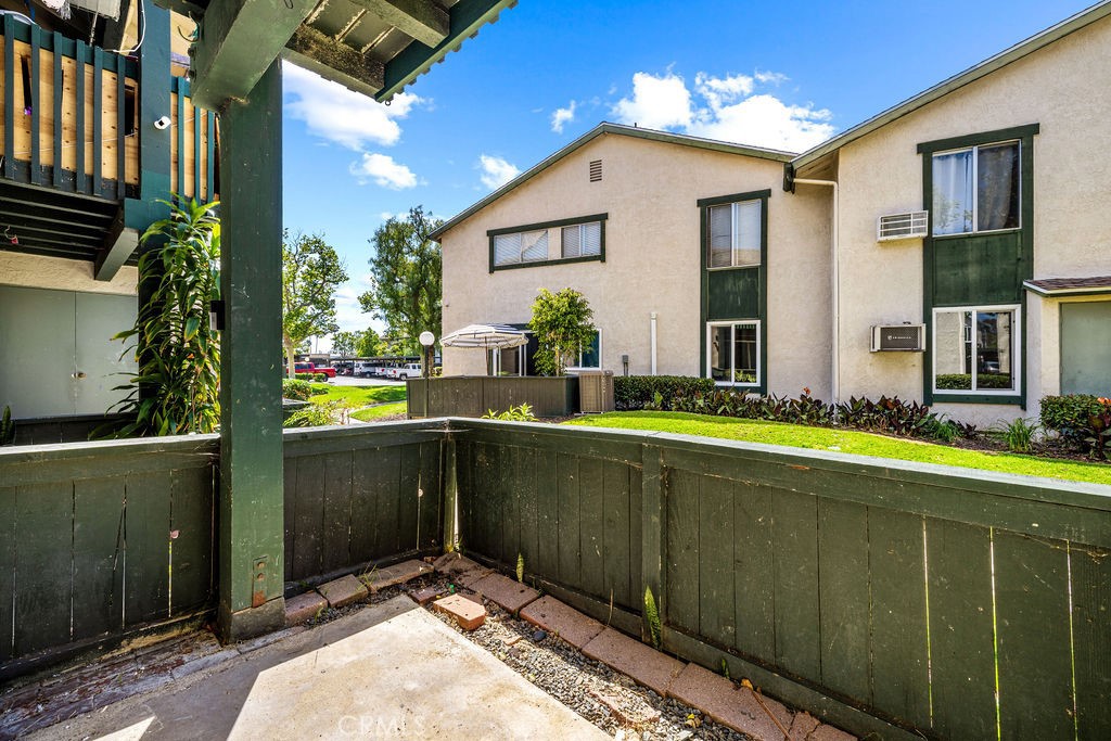 23232 Orange 7 Property Photo 5