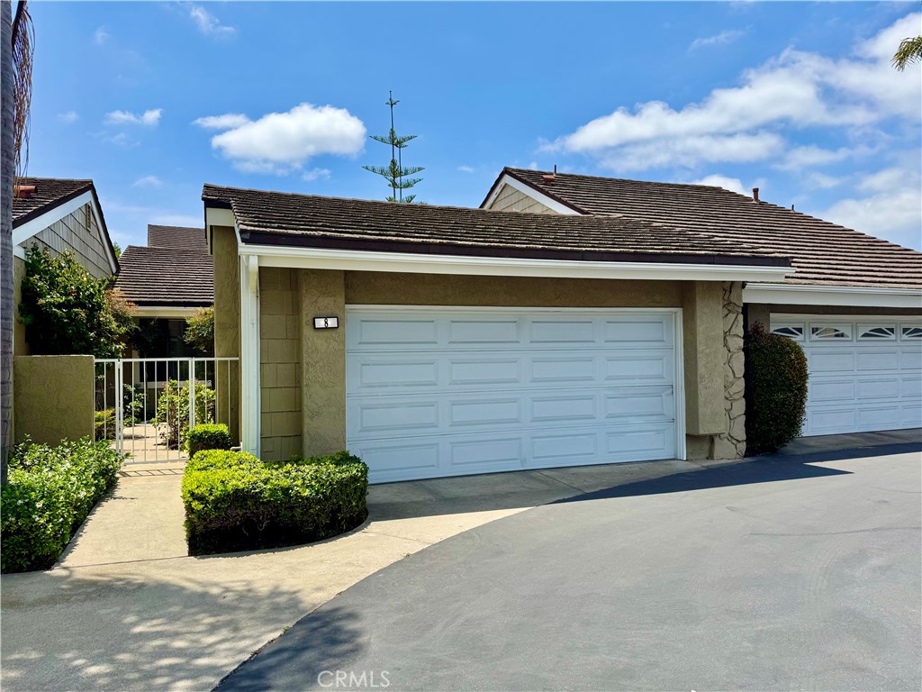 8 Coldstream Property Photo 1